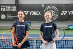 Zoe Bleffert und Paula Deus vor dem Finale (von links).