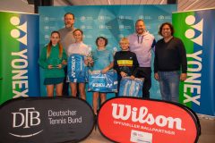 Die Ehrung der Drittplatzierten mit Alea Barth, Peter Pfannkoch, Emilie Schell, Tim Richard, Janne Kruth, Carsten Neuhaus und Alexander Hodeck (von links). 